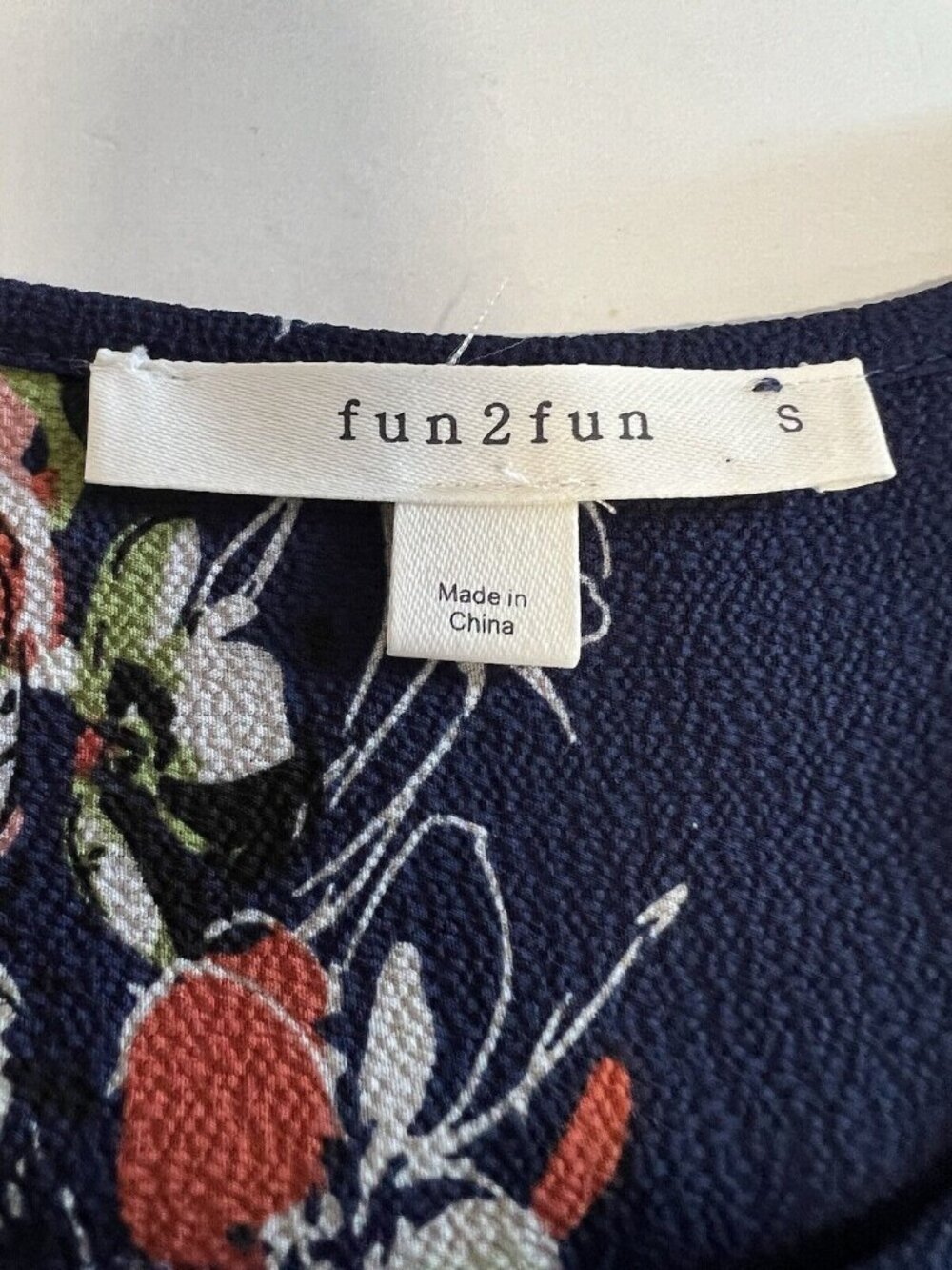 Fun2Fun Womens Floral Blouse~Size Small~Navy 3/4 Sleeve Top~NWOT~L12 10 - Picture 11 of 12